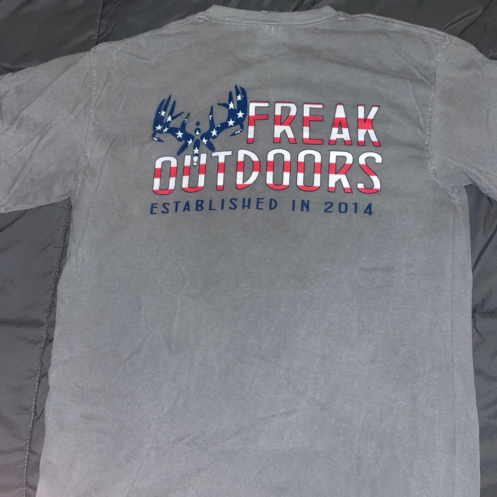 Men’s Freak Outdoors pocket tee - Picture 2 of 2
